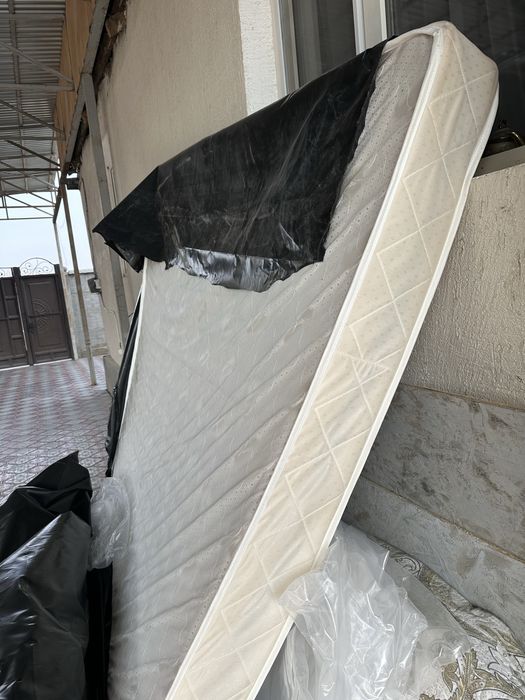 Матрас в хорошем состоянии