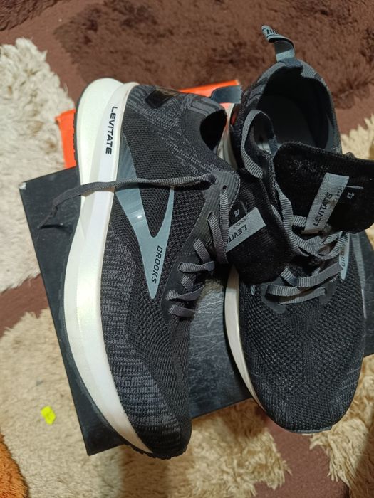 Adidași brooks levitate