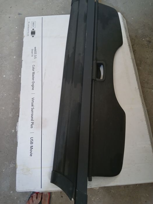 Vând Rulou Portbagaj Ford 2 Combi  și  două  tetiere.