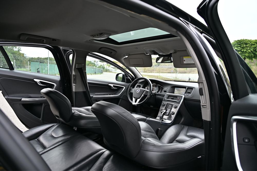 Volvo V60 Plug In Hibrid  2013 D6 4X4  - webasto / distronic etc