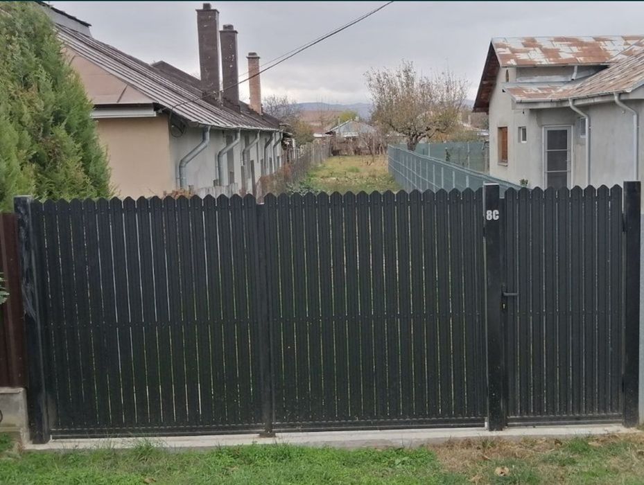 Vând teren intravilan