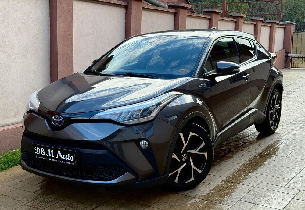 Toyota C-HR Toyota C-HR HYBRID 1.8 Benzină 122 Cp 120.000 km Facelift Modelul NOU