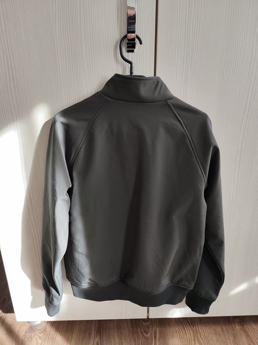 Vând Geaca Lyle Scott