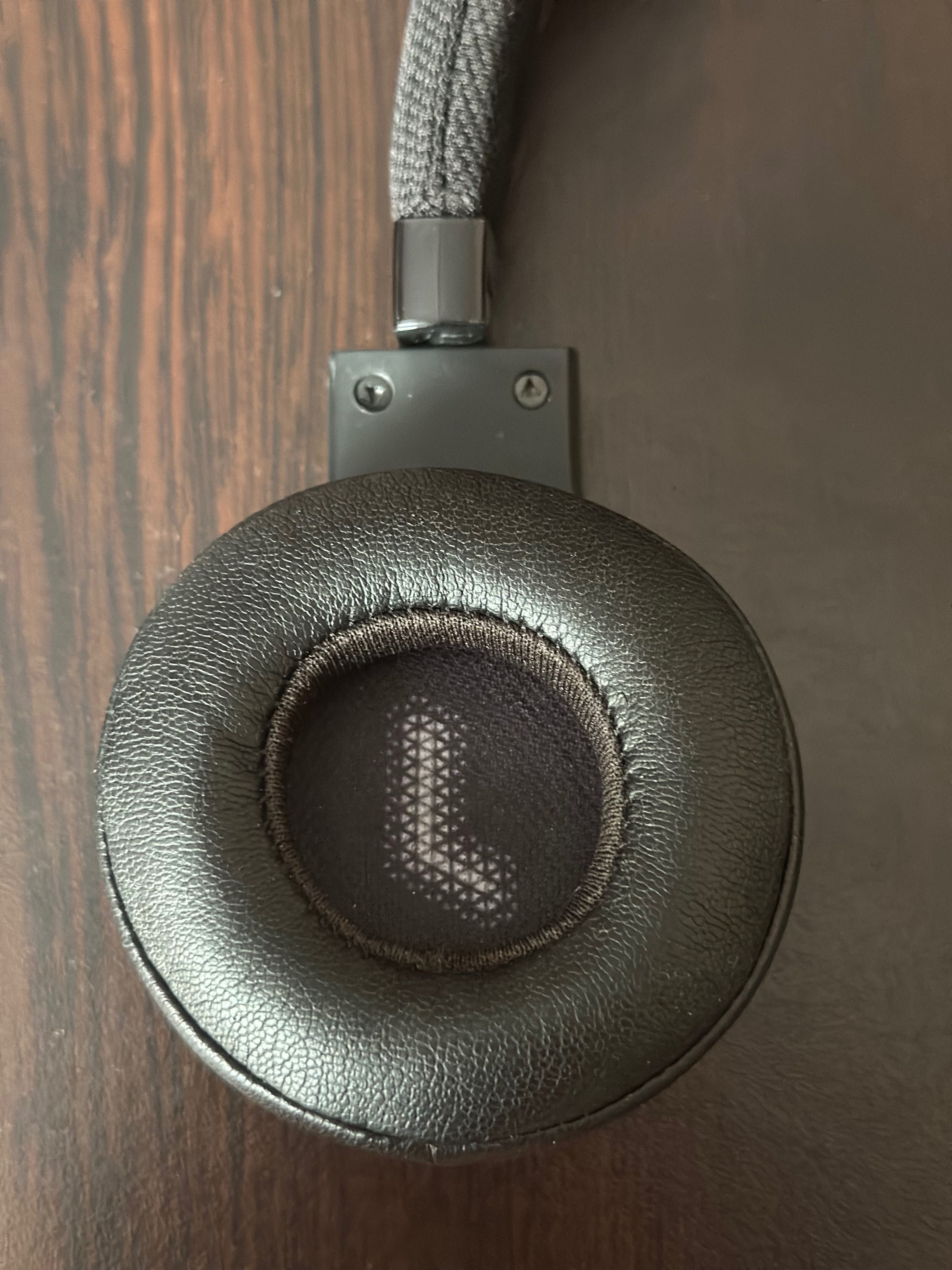 Безжични слушалки JBL E45BT