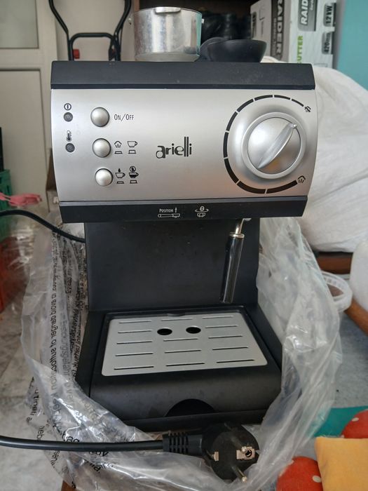Кафемашина ARIELLI KM-150BS