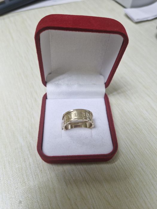 Продам золотое кольцо BVLGARI,  585 пр, вес 4.8 гр, за 200000тг.