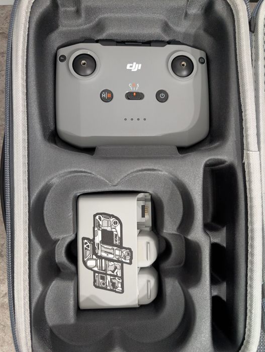 Dronă DJI NEO Fly More Combo