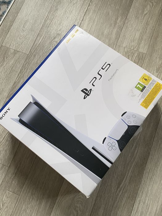 Продаю ПС5 Fat 1tb