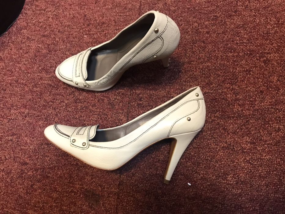 Pantofi cu toc Zara