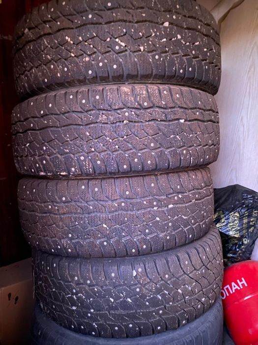 Продам шины 215/55/R17