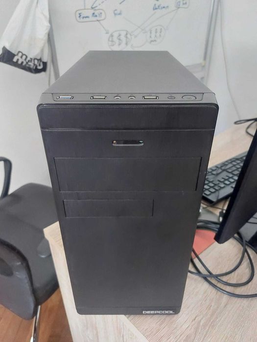 Desktop Intel Core i7 9700, 16 GB RAM, SSD 447 Gb