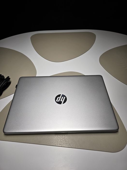 Laptop HP AMD Ryzen 5 5500U, 15.6", Rezolutie FullHD ca nou