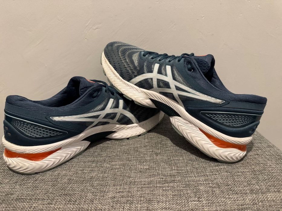 ASICS GEL-Nimbus 22.