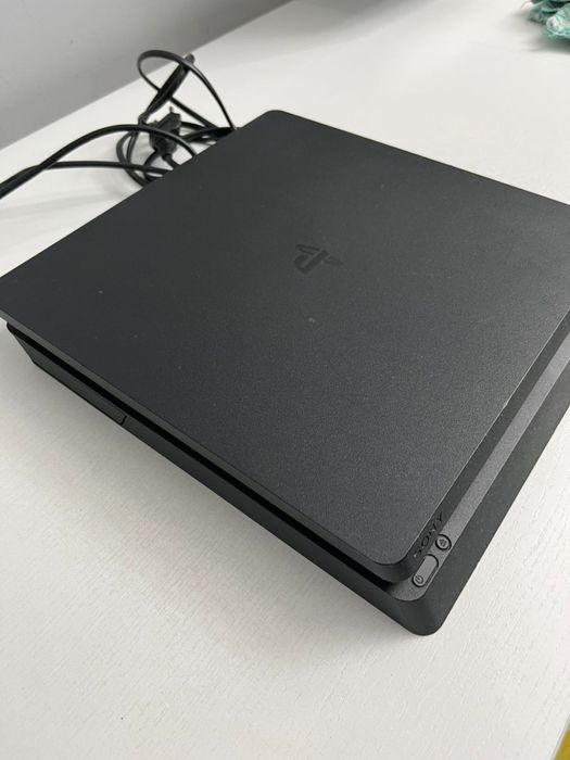продам ps4 в хорошем состояний