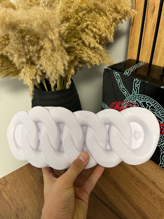 39-44 Versace Chain Reaction Blue W