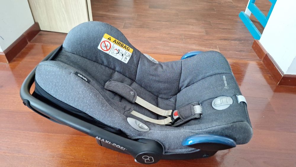 Scoica Maxicosi Rock 150 lei