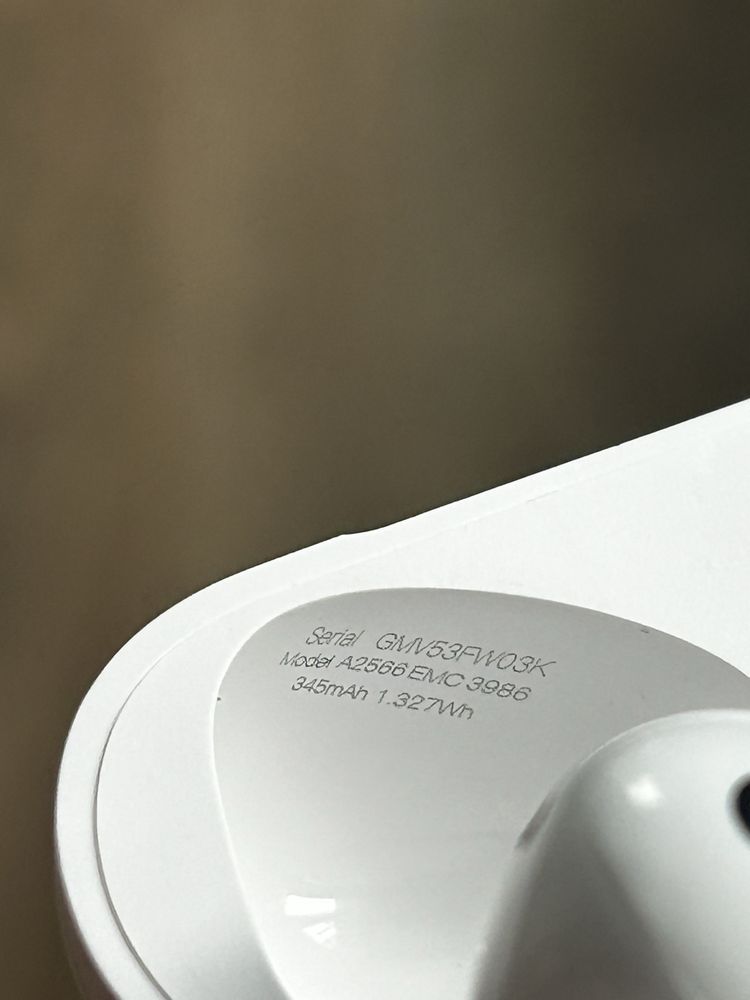 Airpods 3 sigilate in cutie