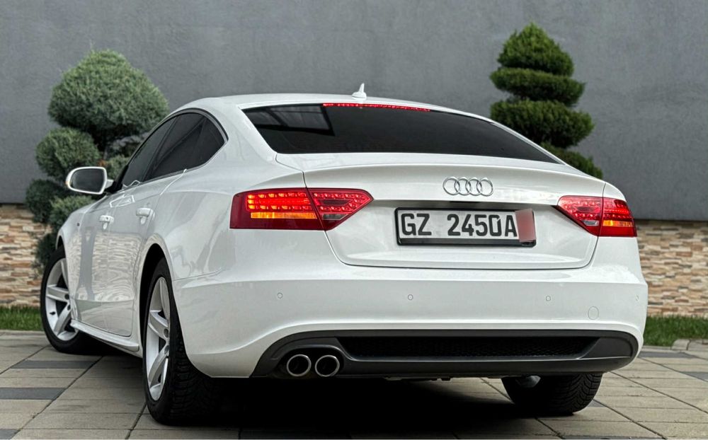 Vând audi A5 an fabricatie 2010