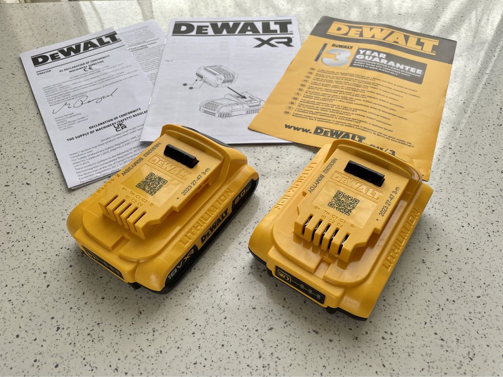 DeWALT Set 2 Baterii DCB 183 Original, Nou.