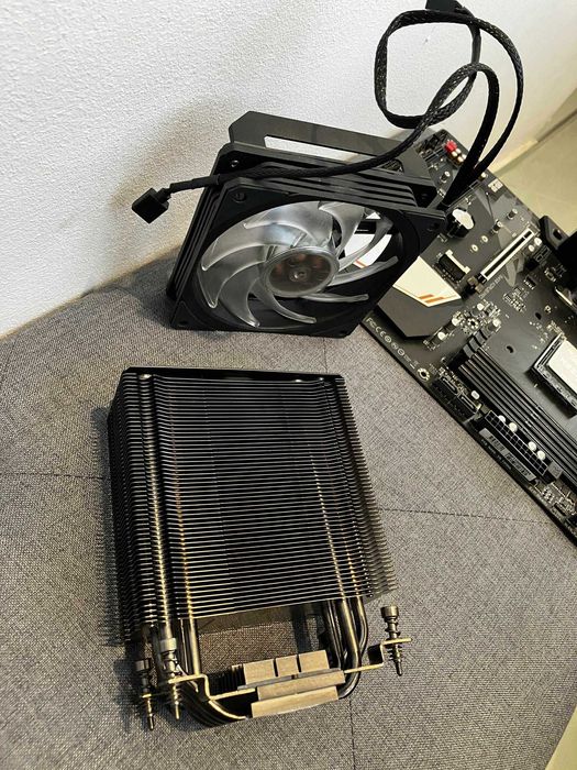 Ryzen 5 5600X RX 9060 XT 16GB Нова 64GB RAM 512 SSD Геймърски компютър