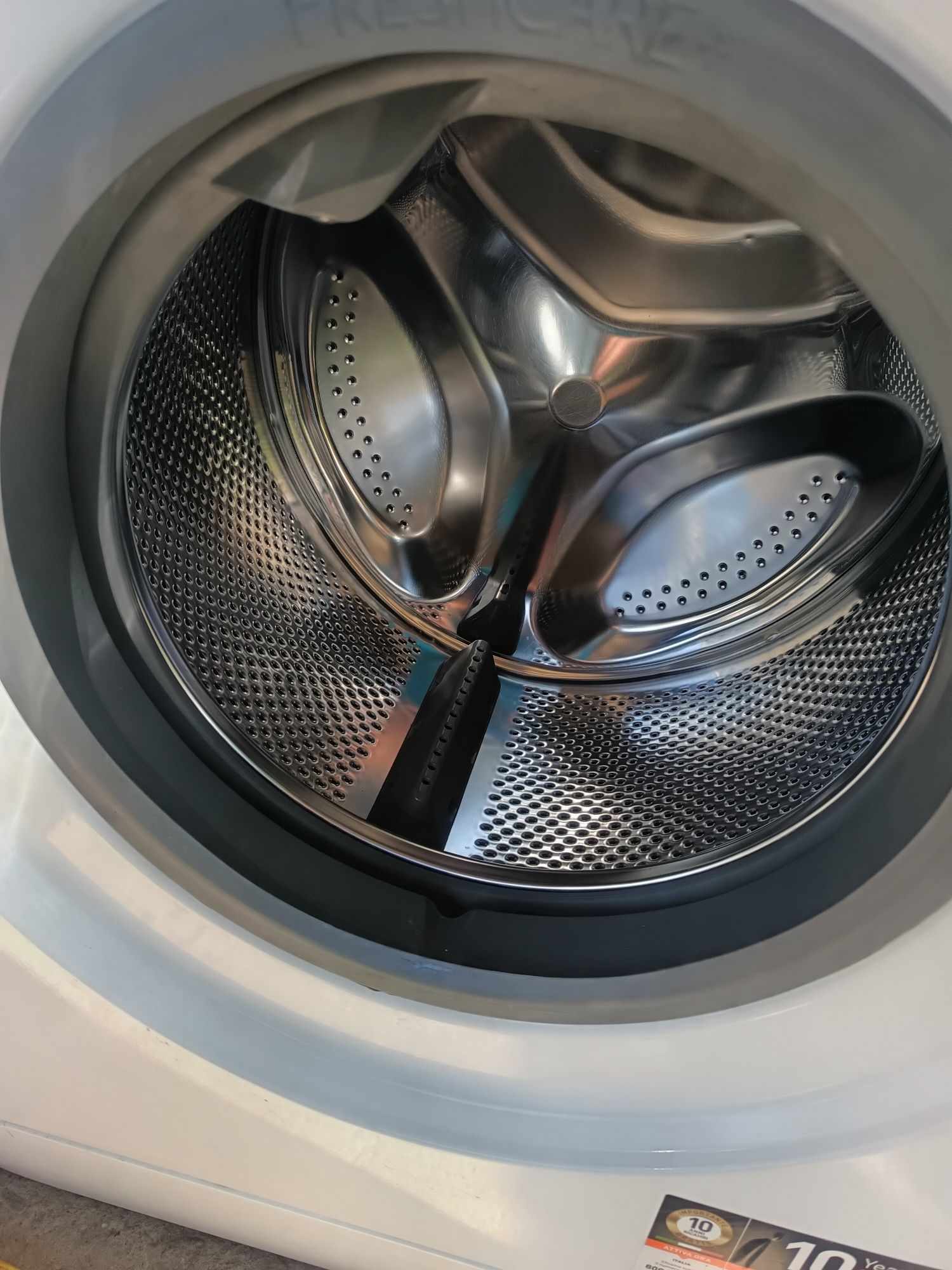 Пералня  Whirlpool 6 sense 7кг