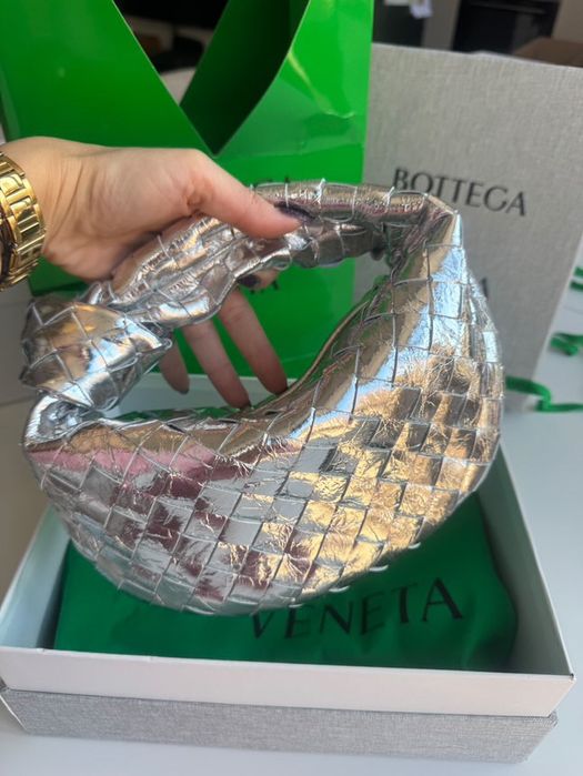 Луксозна сребриста чанта