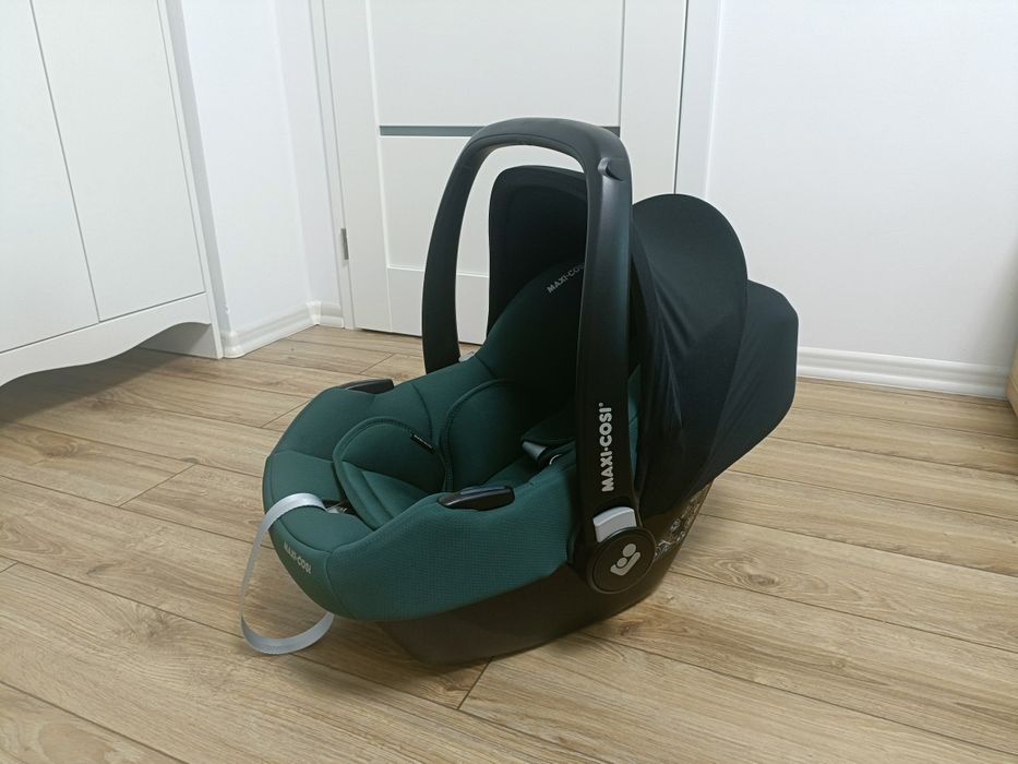 Scaun Auto Maxi-Cosi CabrioFix i-Size 0-12 Months + baza isofix family