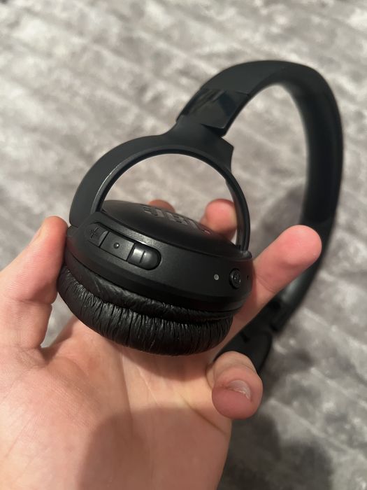 Vad casti JBL Tune 520 bt