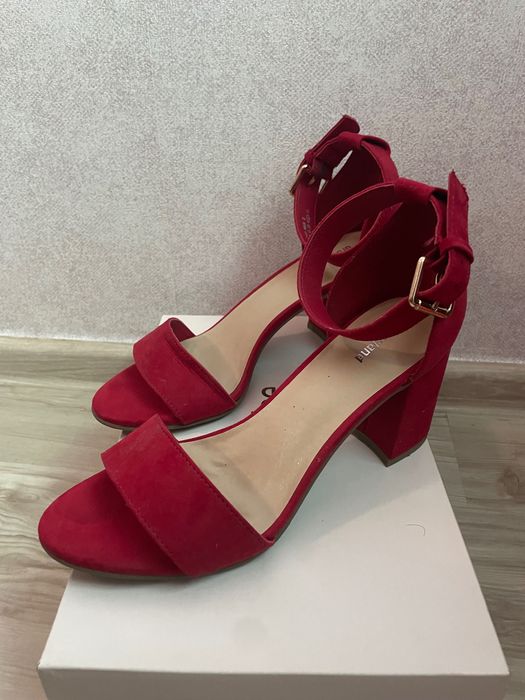 Червени летни сандали на нисък ток, 39 размер