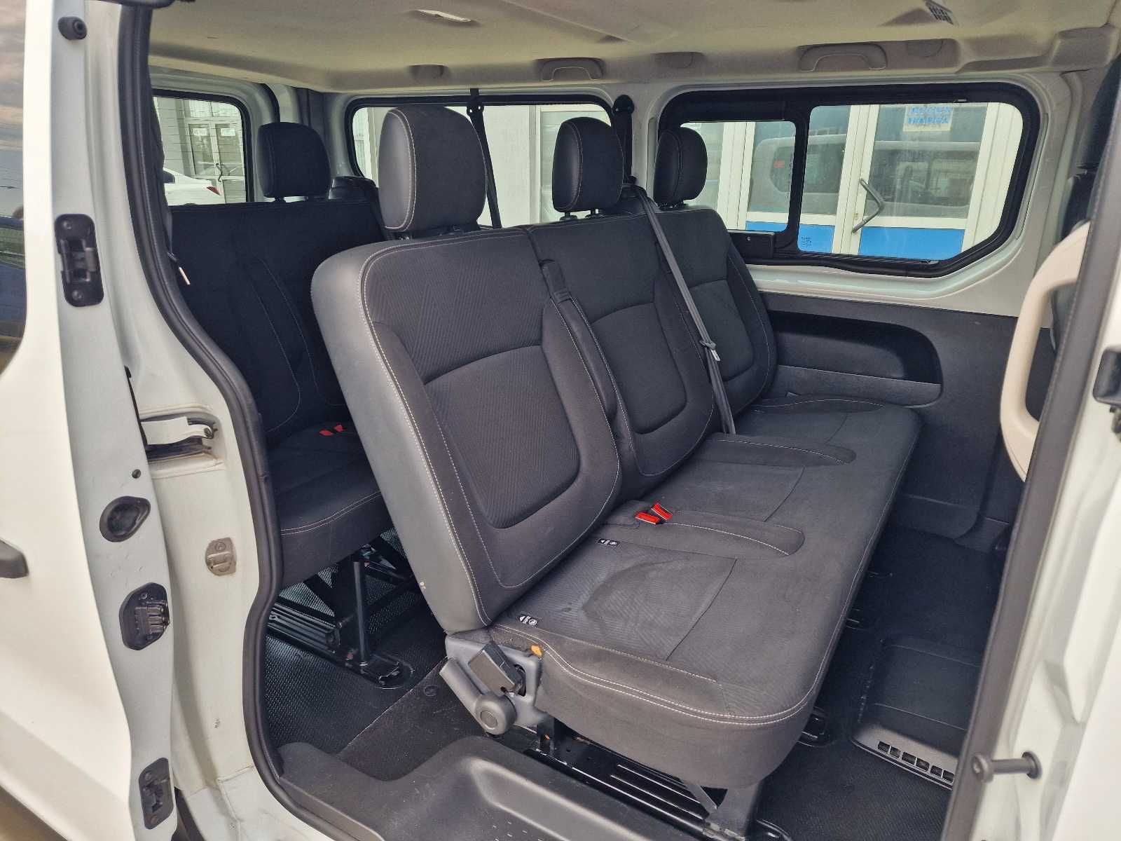 Renault Trafic 1.6D, an 2019, 249 000km, 9 locuri