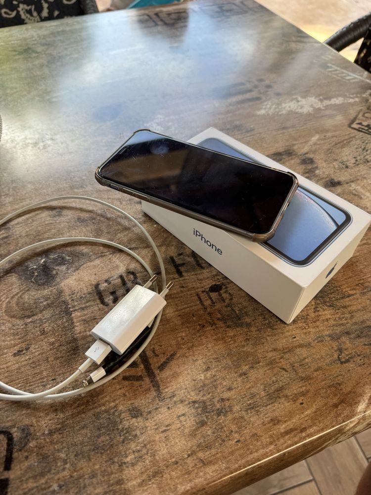 iPhone XR 128 GB blue