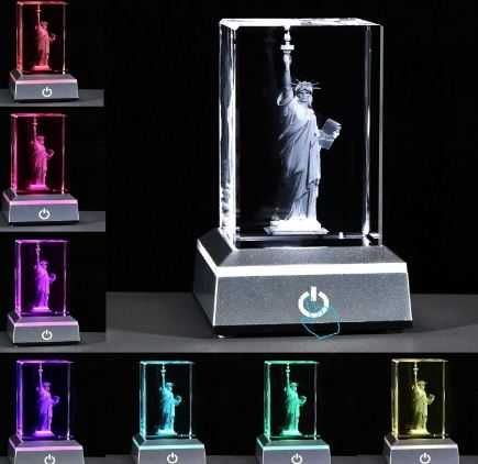 Кристална статуя ингравирана с 3д лазер