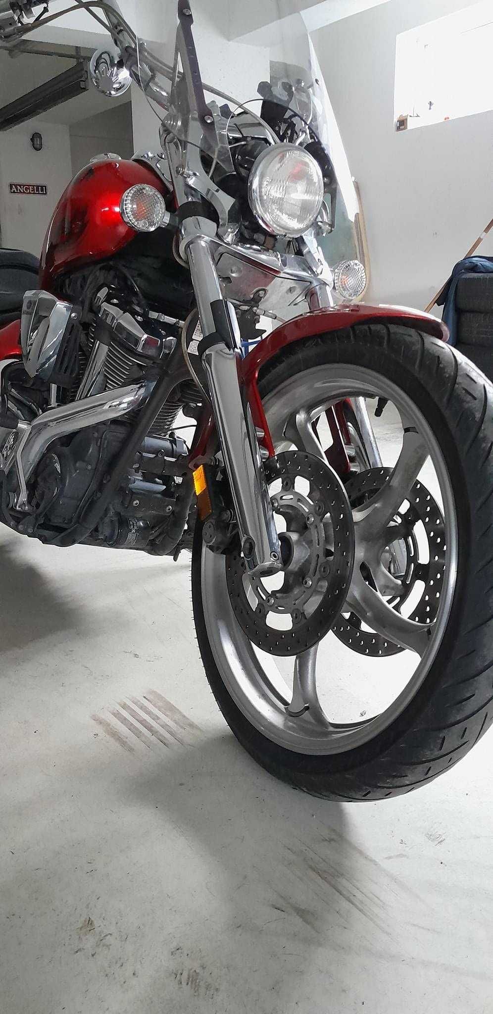 yamaha raider XV 1900