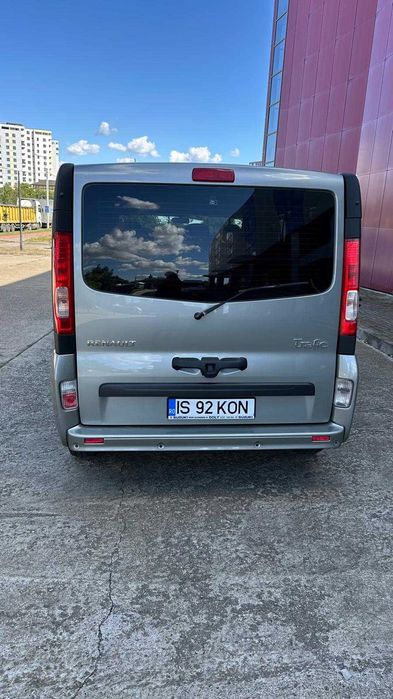 Renault Trafic Passenger, fab. 2013, motorizare 2.0/115 cp, 8+1 loc