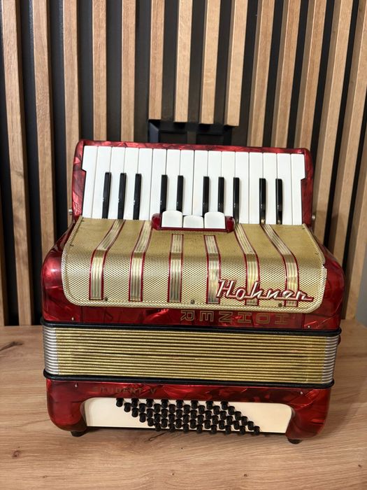 Acordeon Hohner Student cu 48 de basi