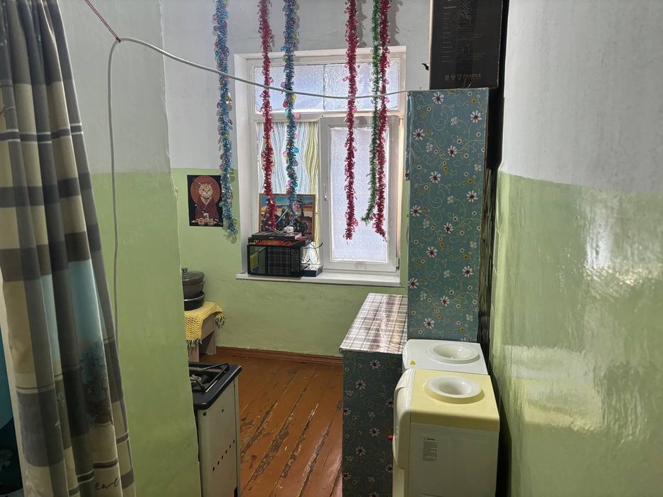 .  . Квартира  улица  фурката  10  возле военкомата дух этажки