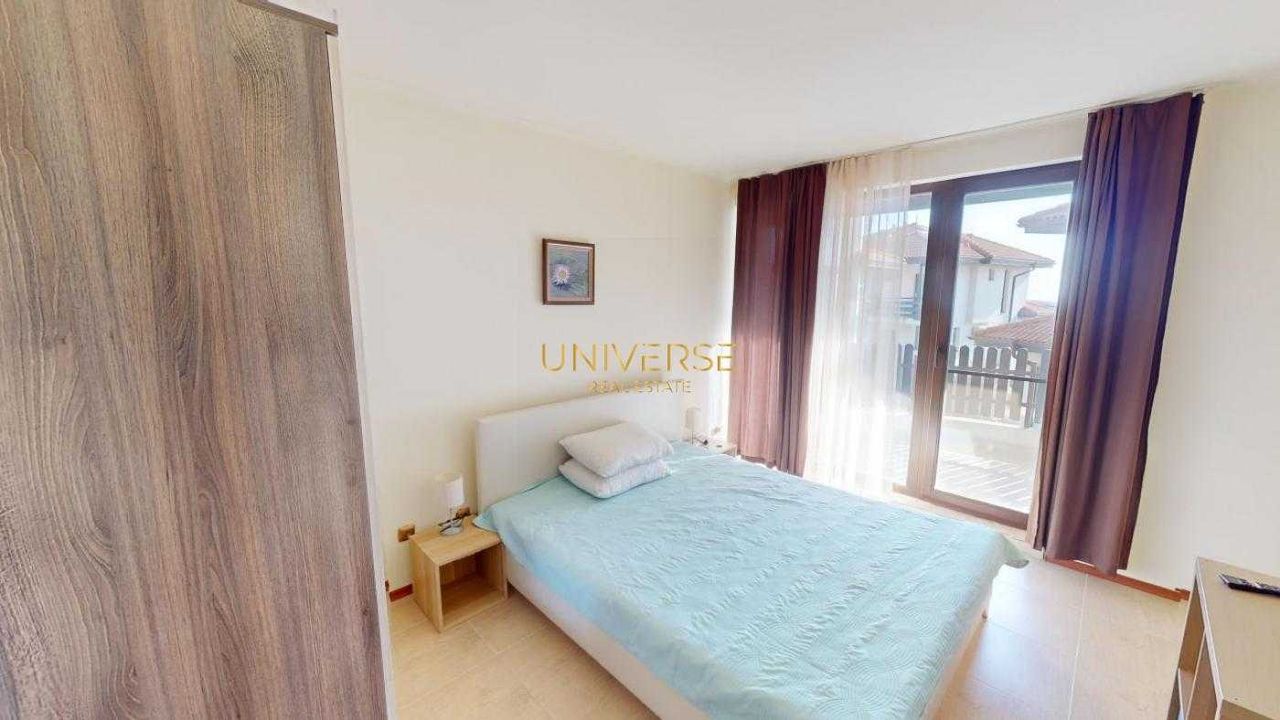 Продава се Четиристаен апартамент в с. Кошарица, Област Бургас - 143 кв.м за 945 €/кв.м - Снимка #8