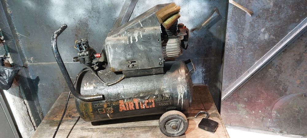 Compresor 24 l functionare foarte buna