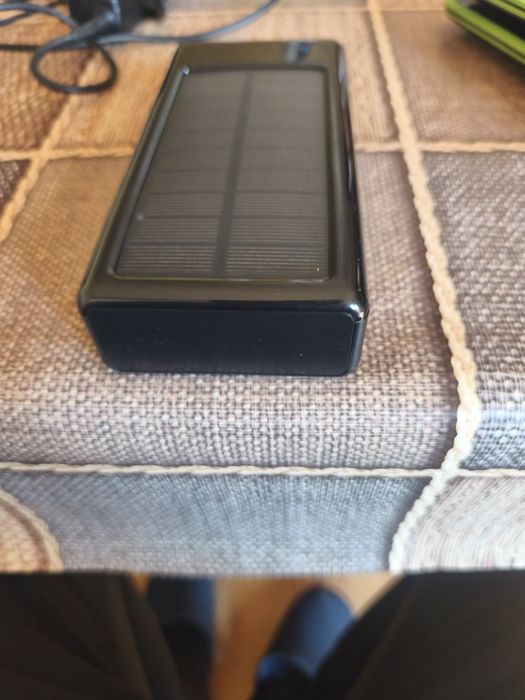 Продават се  два лаптопа hp crome Os +  Към тях Палмър банк 30000