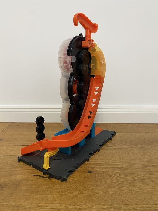 Set de joaca Hot Wheels City - Vulcanizarea Super Twist