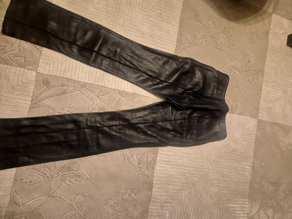 Vand pantaloni piele