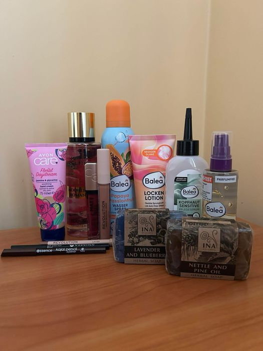 Лот козметика и гримове