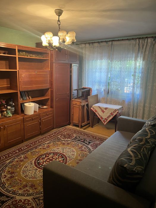 Vind apartament 2 camere zona Mall-9mai
