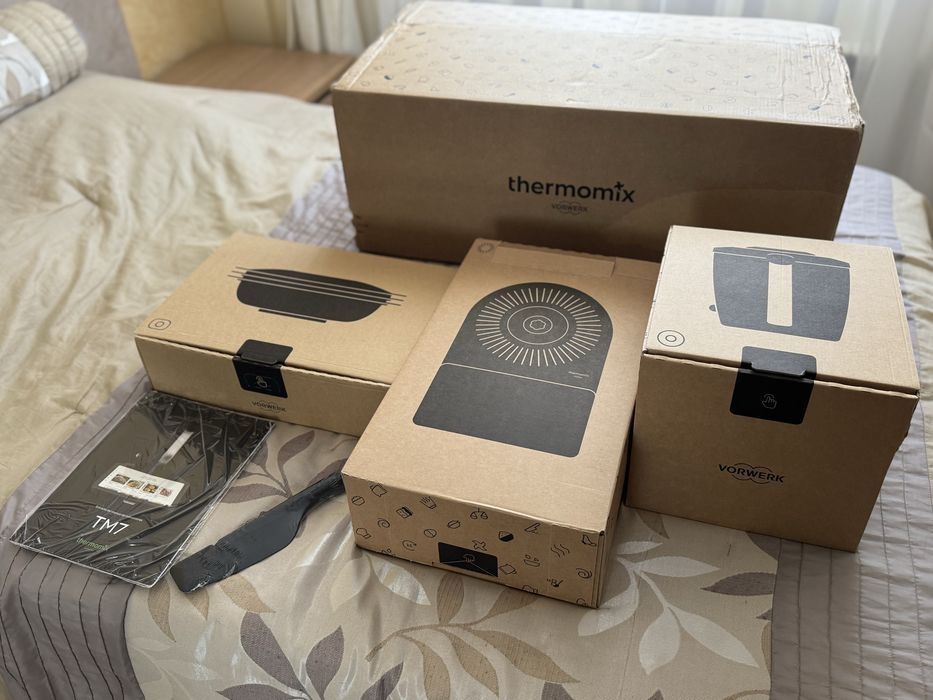 Super oferta! Robot de bucatarie Vorwerk Thermomix TM7, 2000W, NOU