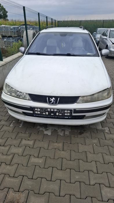 Vand bara fata,capota Peugeot 406
