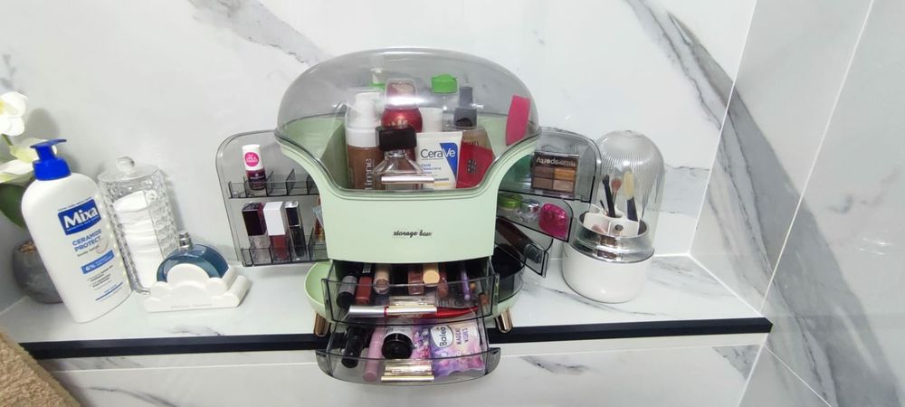 Organizator make-up / cutie depozitare baie