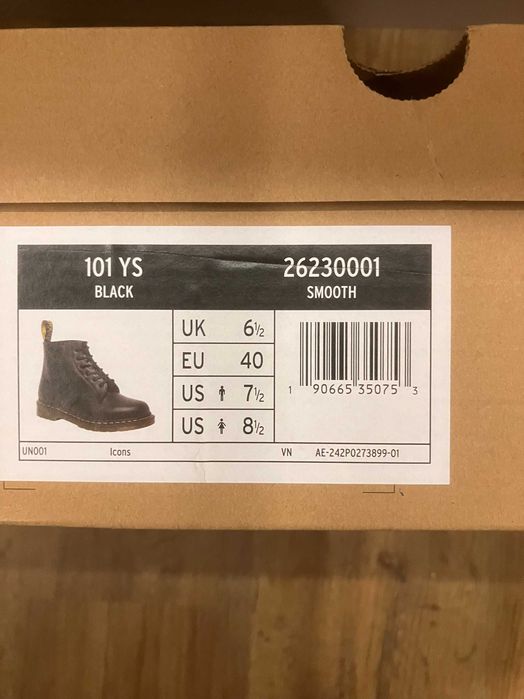 Обувки Dr. Martens
