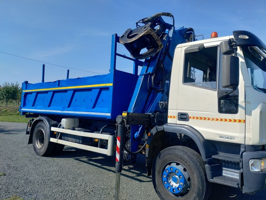 Iveco eurocargo basculabil și macara forestiera loglift Z
