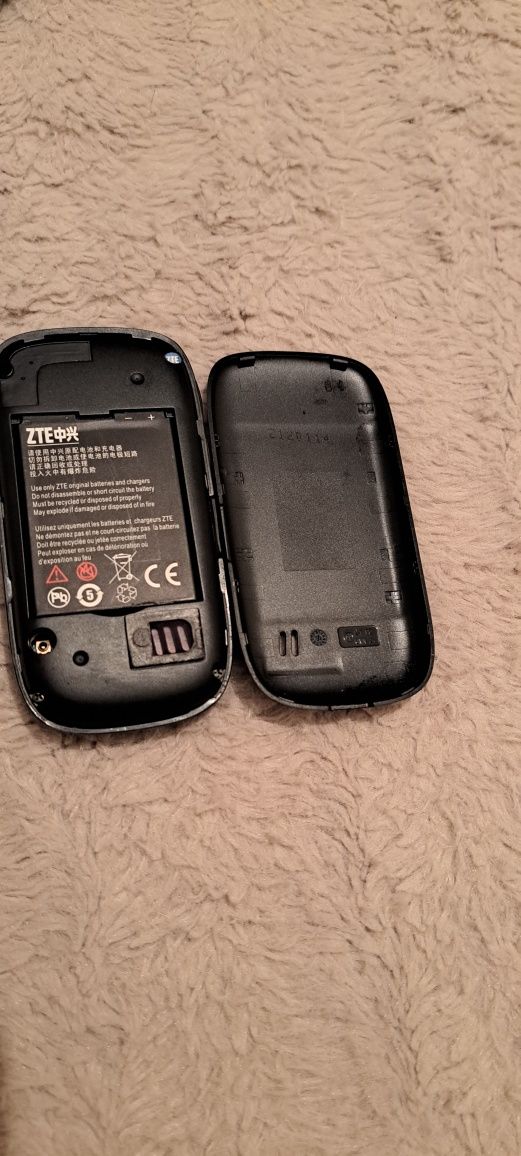 Telefon cu clapeta ZTE Z221 impecabil