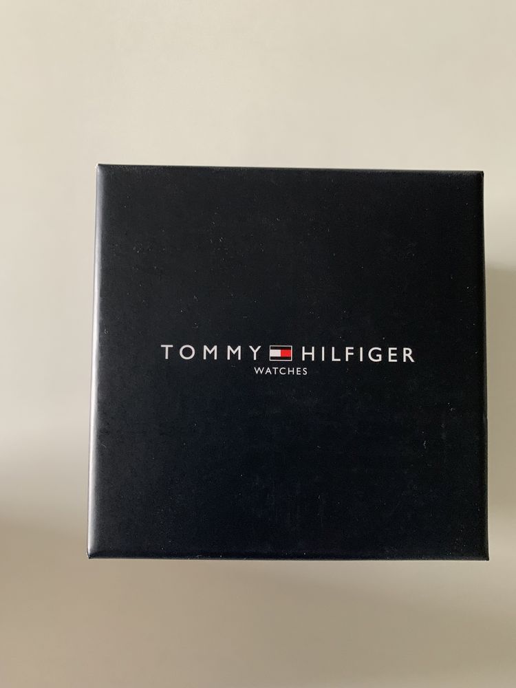 Дамски часовник Tommy Hilfiget